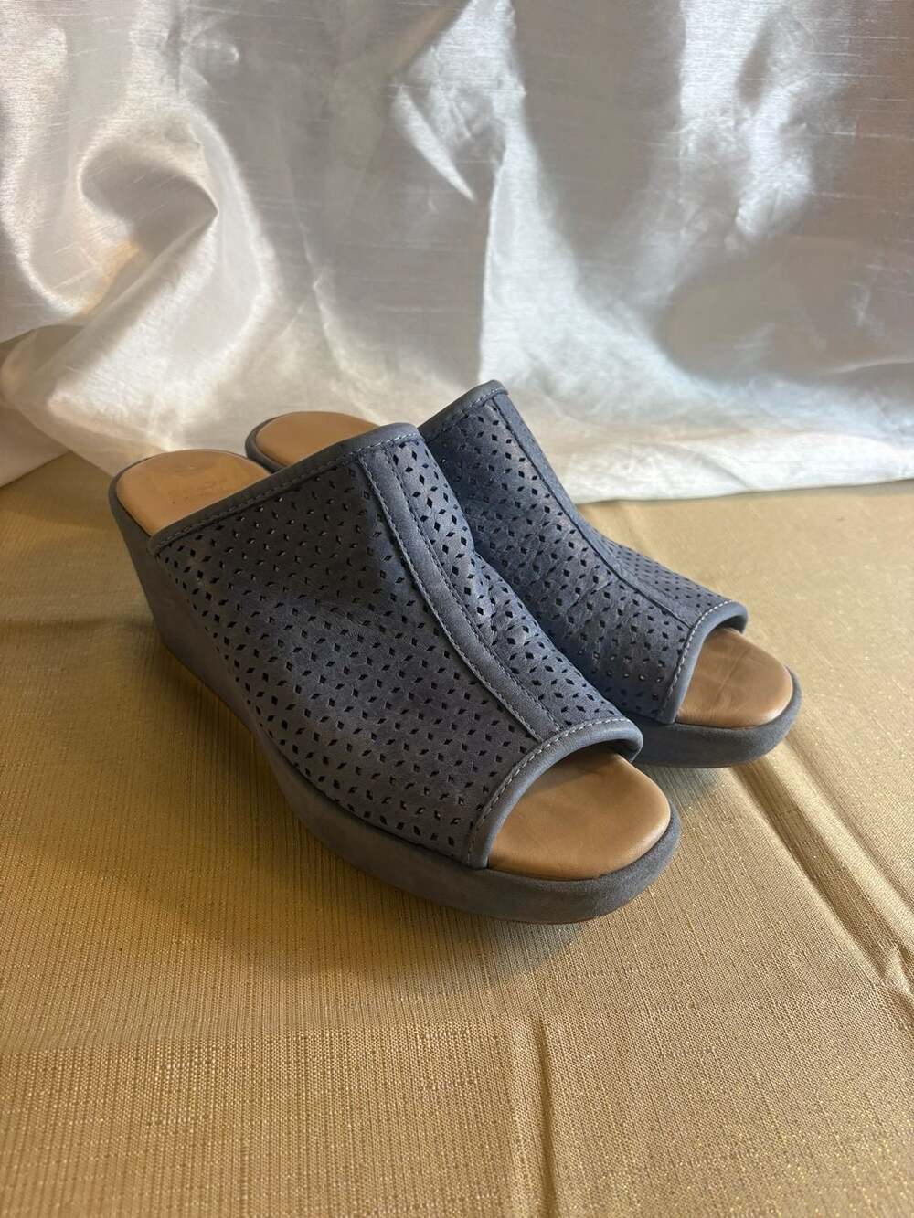 Johnston & Murphy Delaney Perfed Blue Leather Wedge Slide Sandals